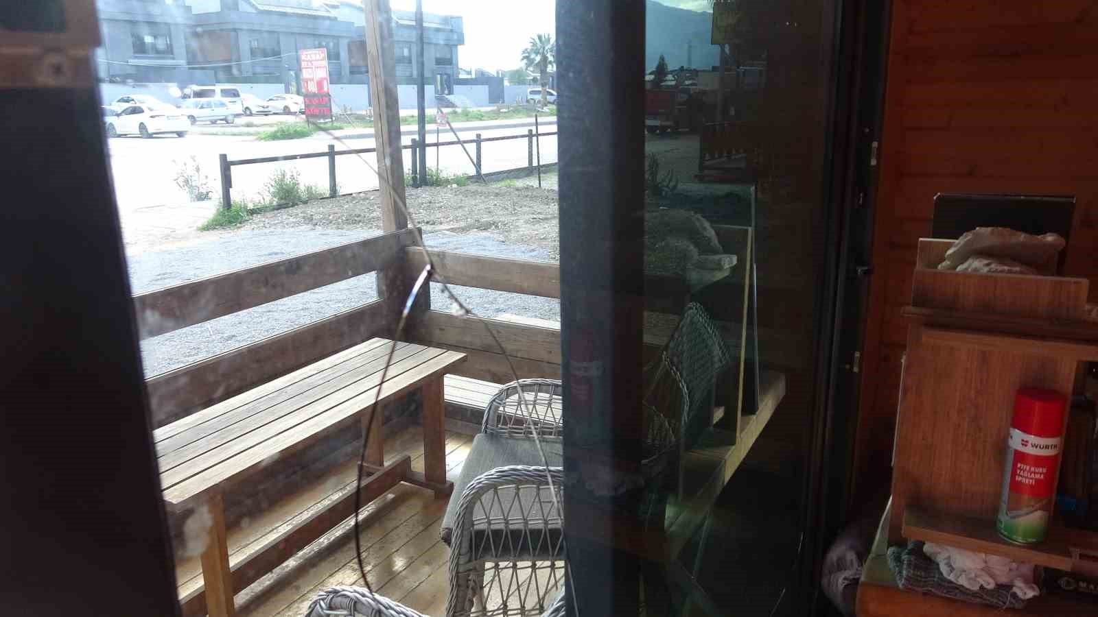 musteri sanip tokalastigi sahsin silahli saldirisinda olumle burun buruna geldi 5 zsbQmNdA