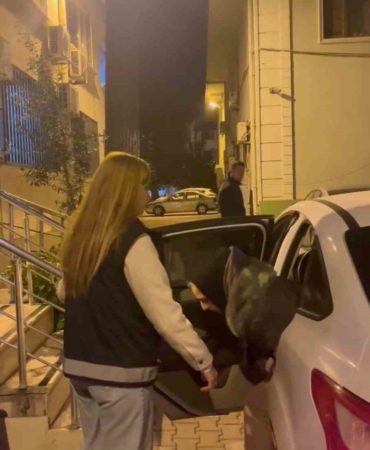 musterileri-adina-kredi-ceken-beyaz-esya-bayisi-kadina-ev-hapsi-verildi-d3fXq7L8.jpg