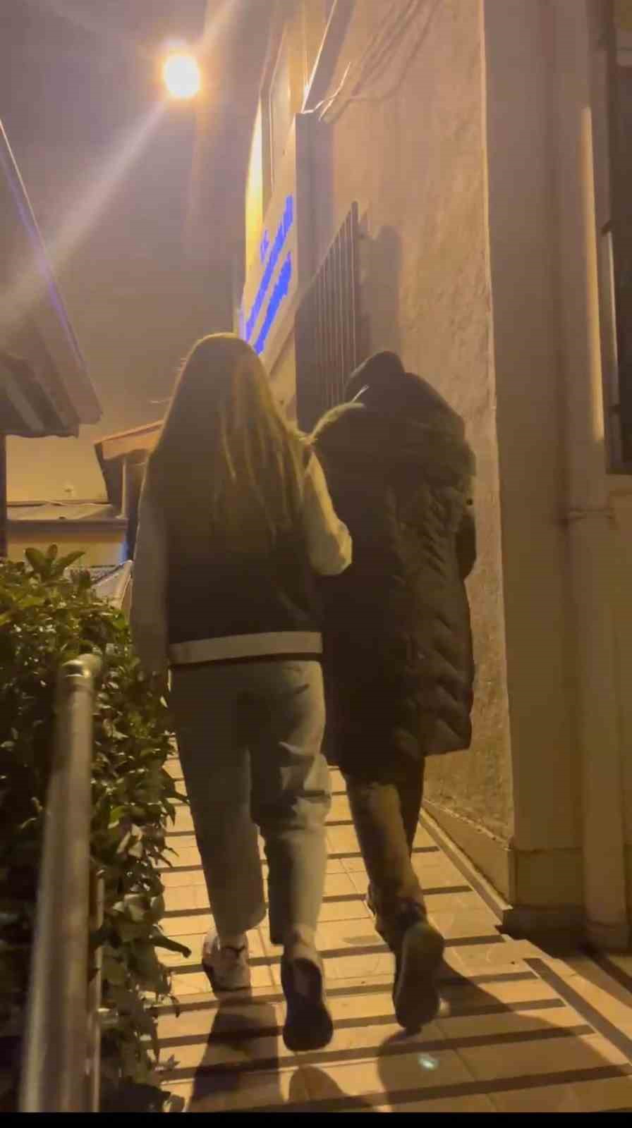 musterileri adina kredi cekti sikayetler uzerine gozaltina alindi 3 iry5UELH