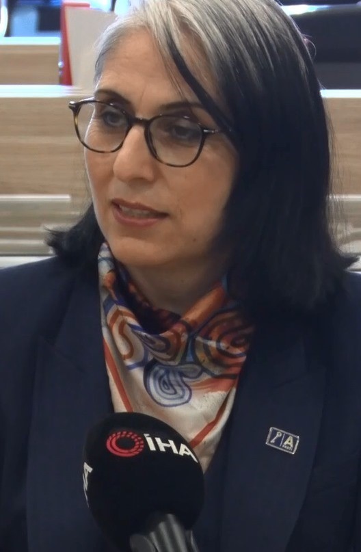 musterileri adina kredi cekti sikayetler uzerine gozaltina alindi 6 8SYcPzRK