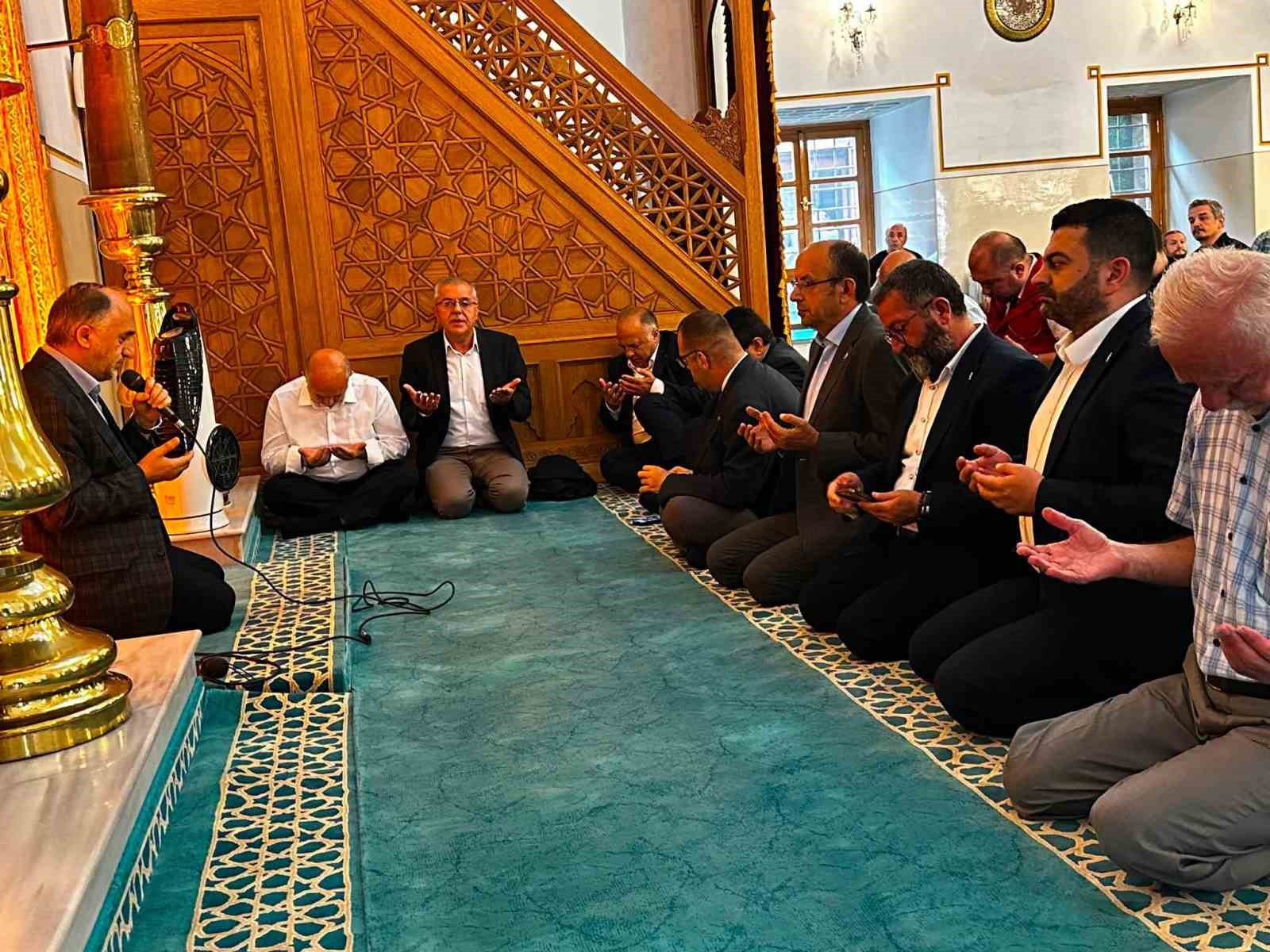 Mutasavvıf Mehmed Muhyiddin Üftâde Hazretleri, vefatının 446. sene-i devriyesinde dualarla anıldı 4 mutasavvif mehmed muhyiddin uft de hazretleri vefatinin 446 sene i devriyesinde dualarla anildi 0 8iaV9FJR