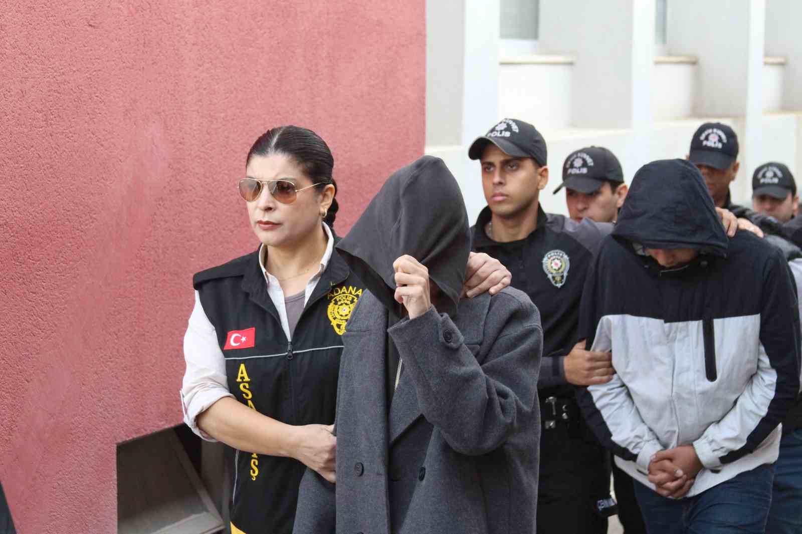 muteahhitleri 19 milyon lira dolandiran sebeke cokertildi 23 ilde dev operasyon 7 Zf9Zsdl4