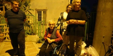mutfak-tavanindan-siva-dustu-5-kisilik-aile-tahliye-adildi-5ZpBbrJP.jpg