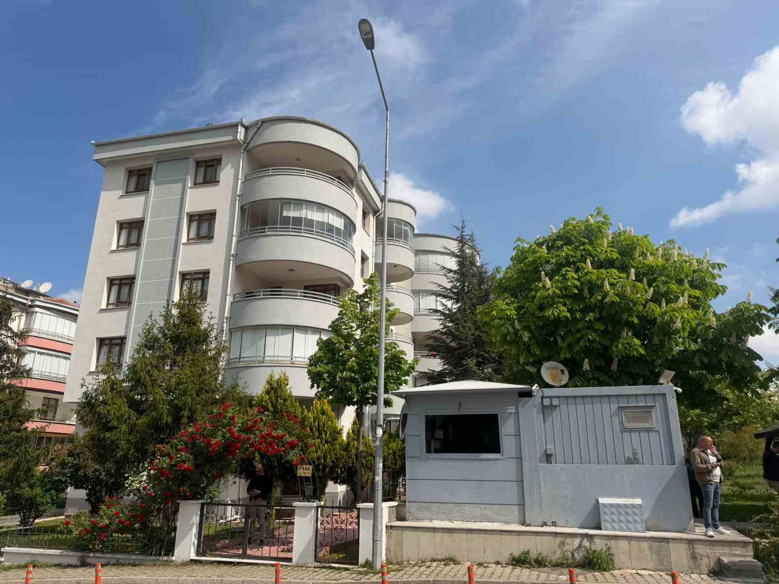 mutlak butlan kararinin ardindan kilicdaroglunun evinde hareketlilik 1 K6yUMesb