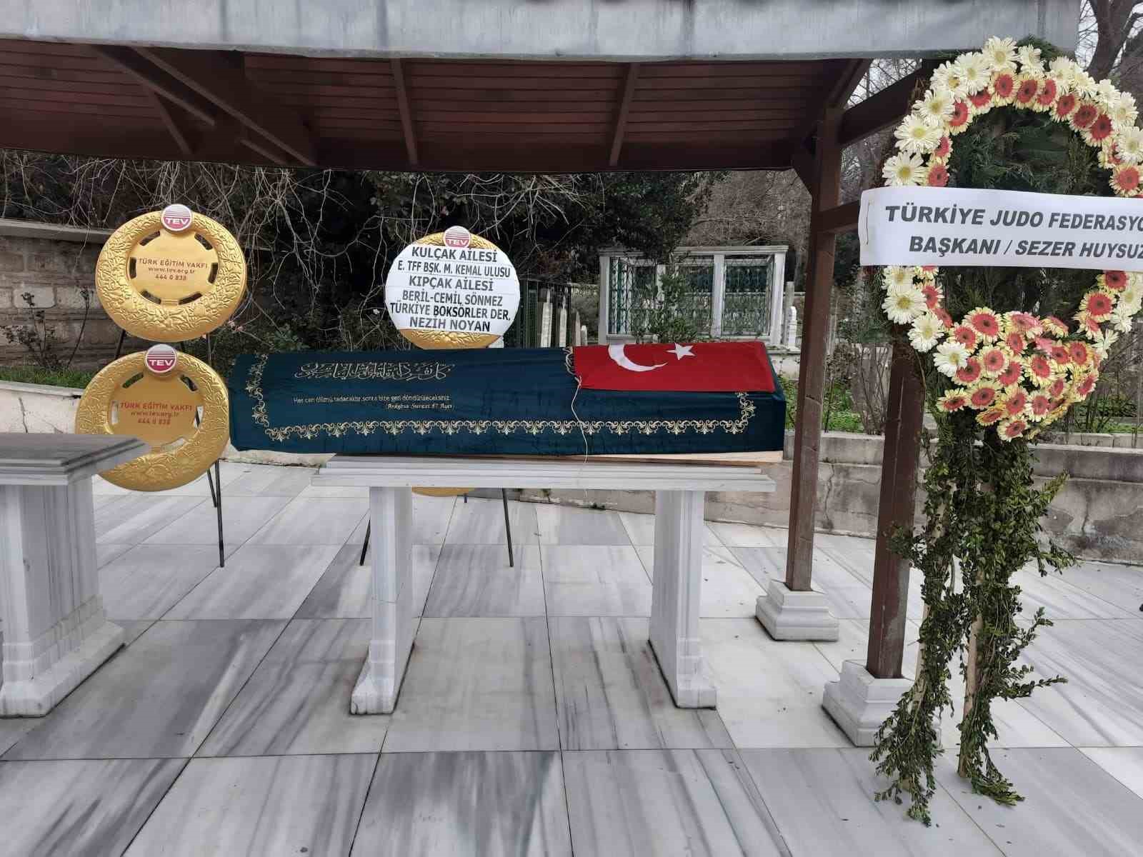 muzaffer ilicak son yolculuguna ugurlandi 0 b4Ba2mn3