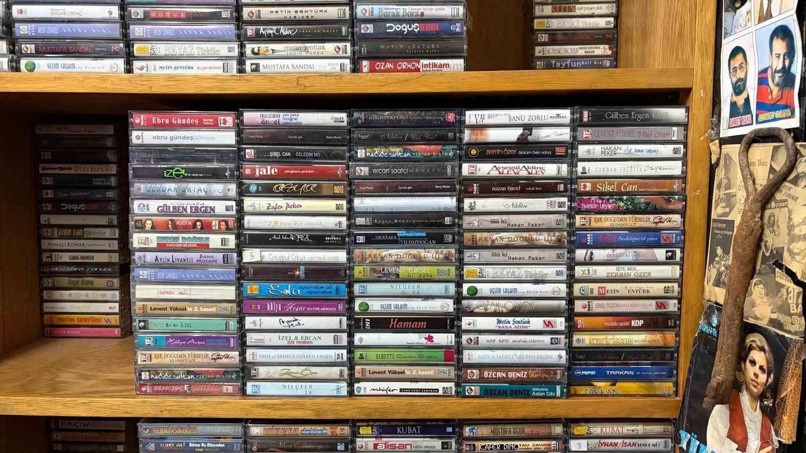 muzik dunyasinin gecmisine 20 yildir topladigi plak ve kasetlerle isik tutuyor 4 f4jVDupQ