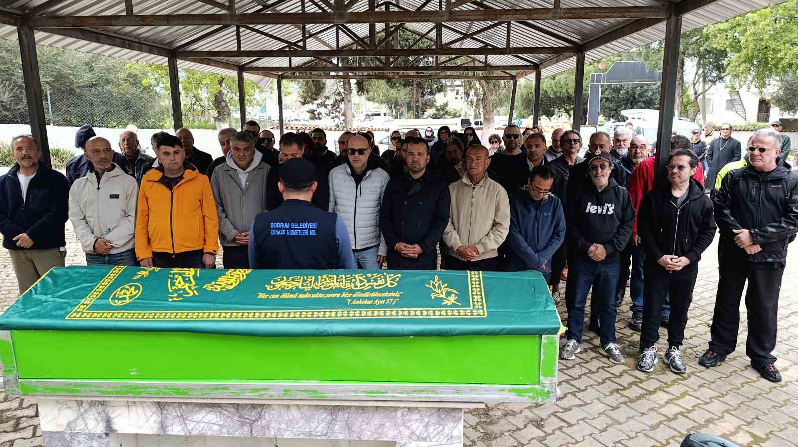 muzisyen kemal cem ocal bodrumda son yolculuguna ugurlandi 0 ZIdCgSth