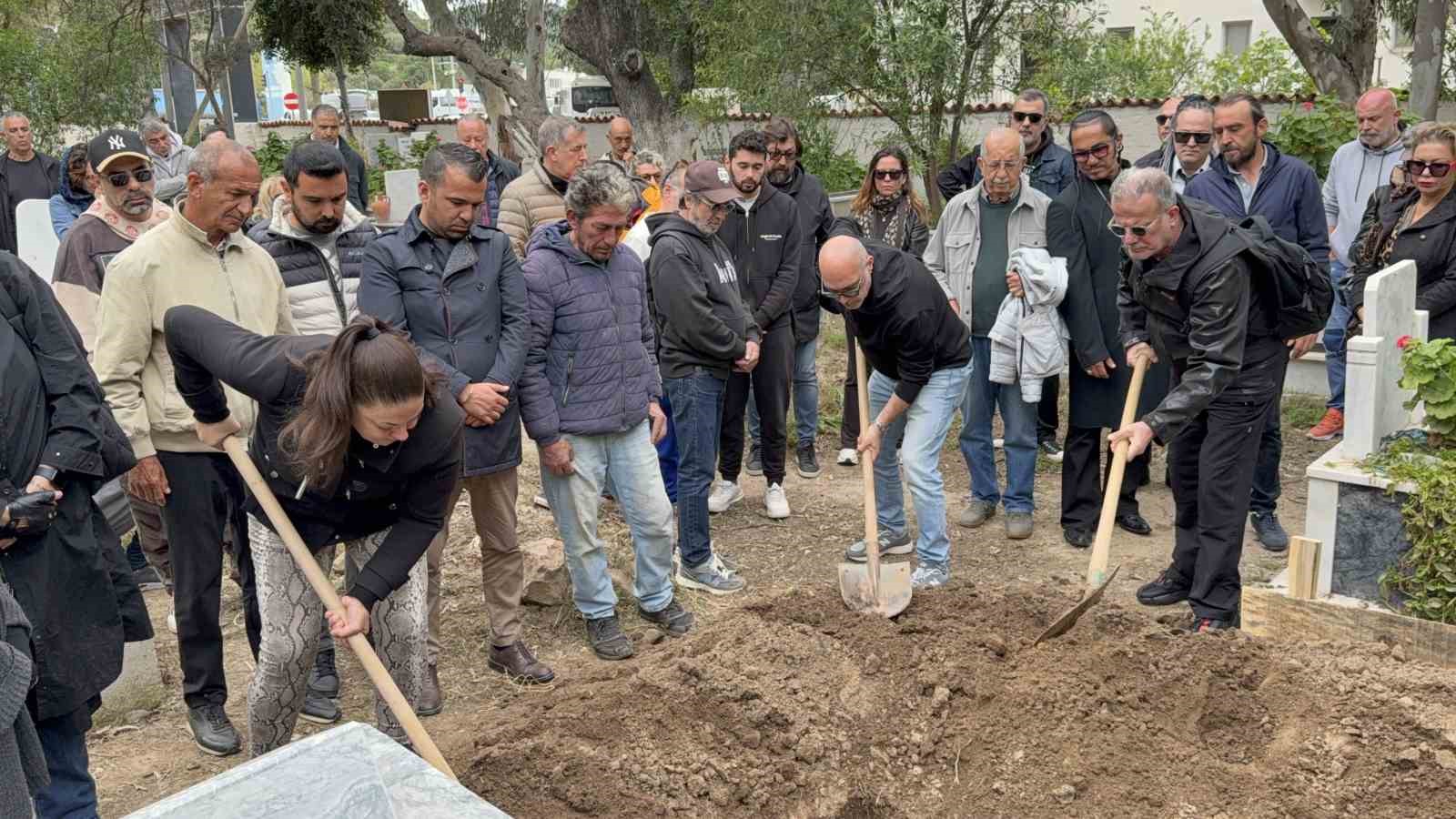 muzisyen kemal cem ocal bodrumda son yolculuguna ugurlandi 4 kReSjZSU