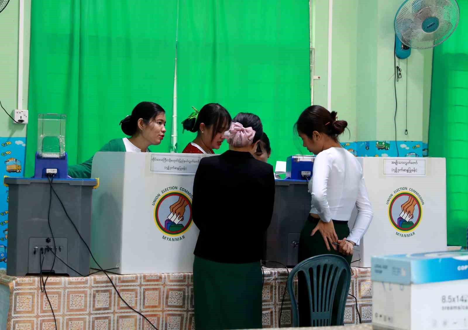 myanmarda halk parlamento seciminin ikinci turu icin sandik basinda 1 XROaYiVH