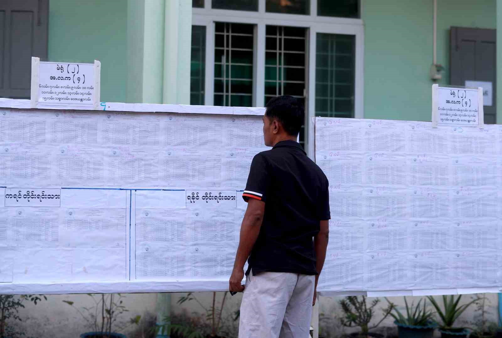 myanmarda halk parlamento seciminin ikinci turu icin sandik basinda 12 QKK9E5Wa