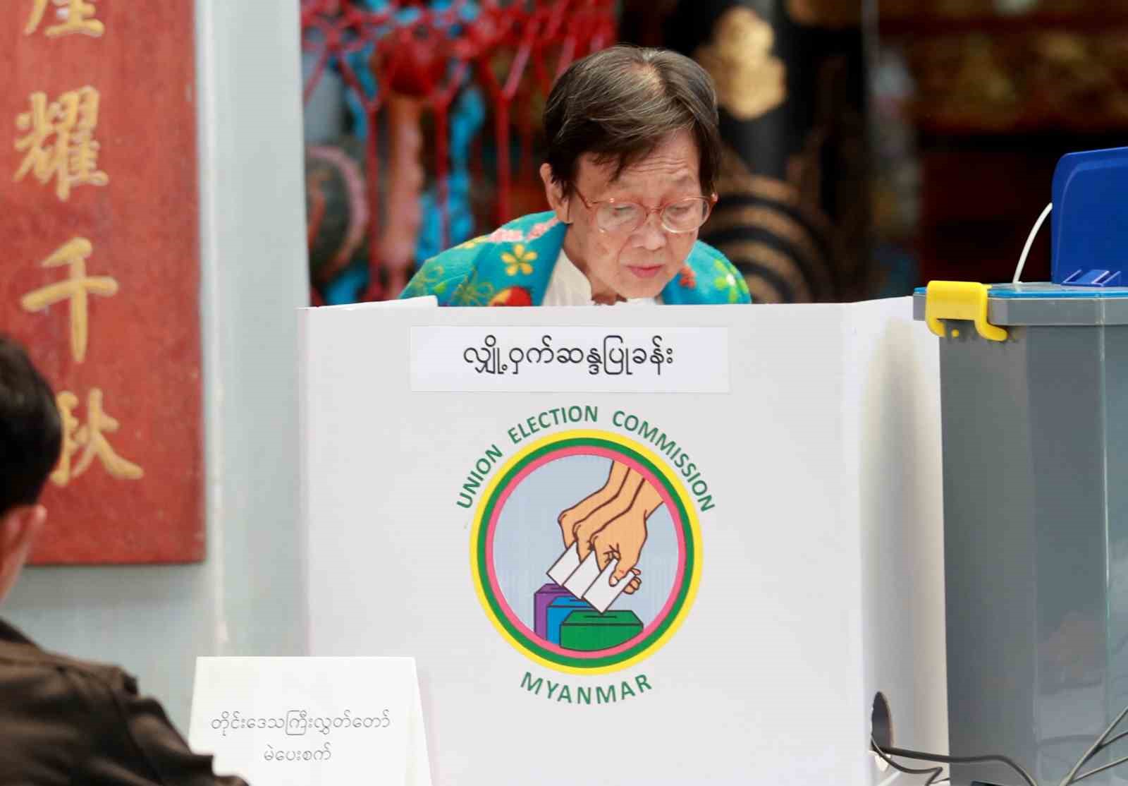 myanmarda halk parlamento seciminin ikinci turu icin sandik basinda 3 Z64RtfaK