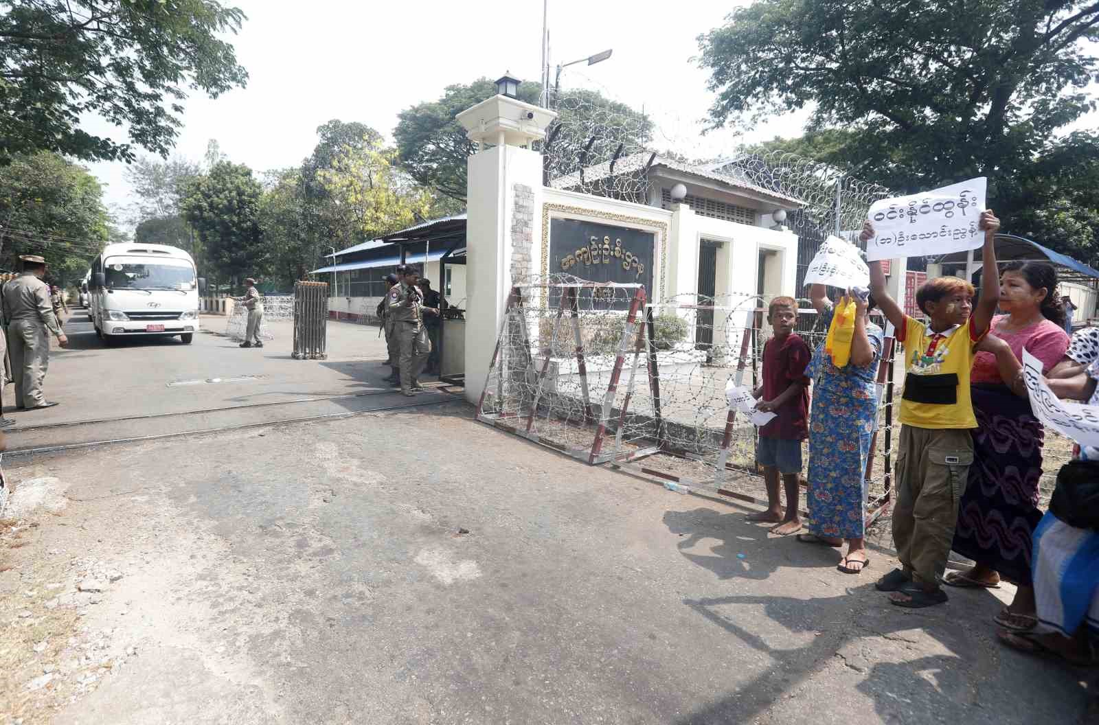 myanmarda yeni devlet baskanindan 4 bin 335 kisiye af 8 EykPCctb