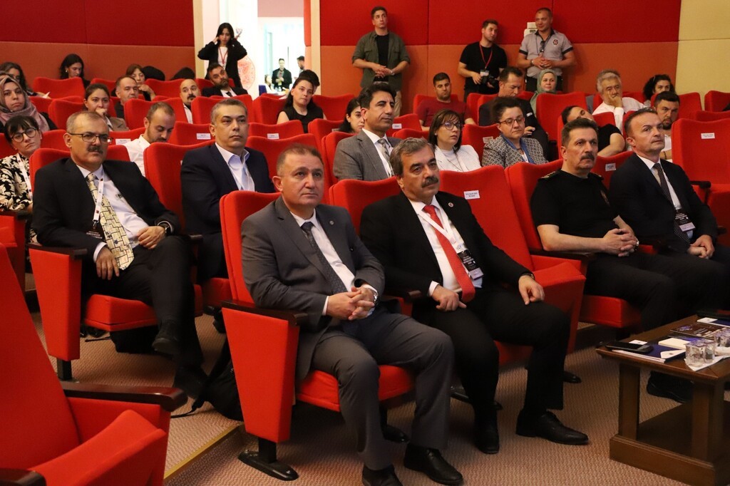 ’Nadir Toprak Elementleri Çalıştayı’, bilim dünyasını Kütahya’da buluşturdu 8 nadir toprak elementleri calistayi bilim dunyasini kutahyada bulusturdu 4 lrh9SuRd