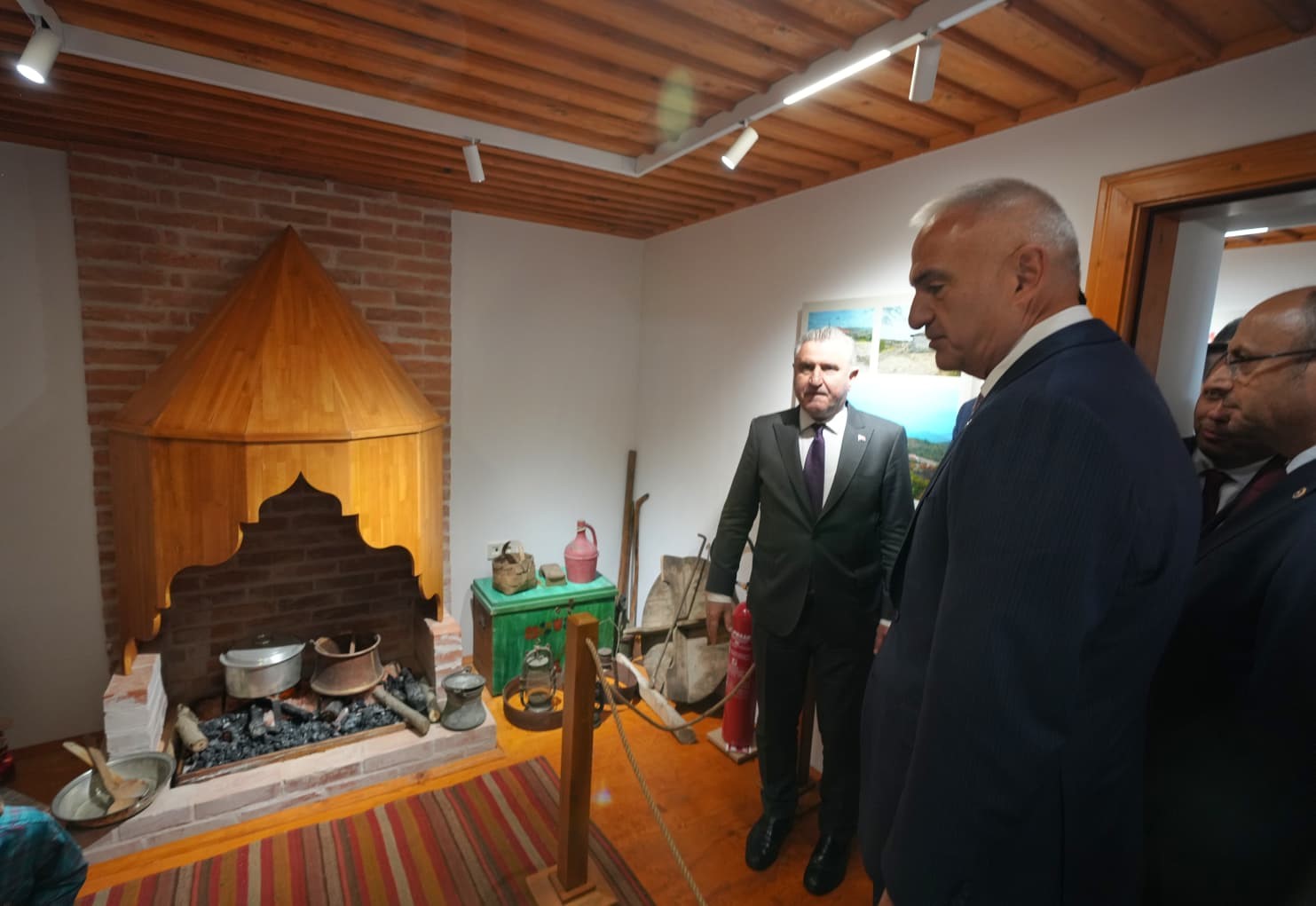 naim suleymanoglunun dogdugu ev restorasyon calismasinin ardindan acildi 1 YLsmDOUk
