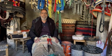 nalbantlikla-gecen-yarim-asir-diyarbakirli-2-kardes-50-yildir-nalbantlik-yapiyor-JcQy2wj1.jpg