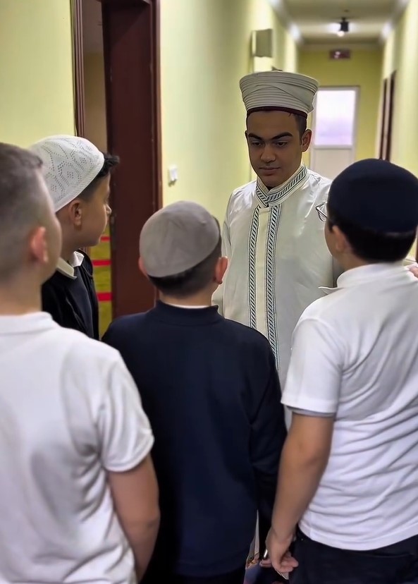 Namazla alay edilen sosyal medya akımına cevap imam hatipli öğrencilerden geldi 6 namazla alay edilen sosyal medya akimina cevap imam hatipli ogrencilerden geldi 2