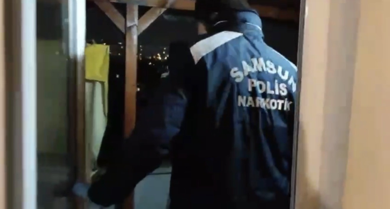 narkotik ekipleri 49 bin uyusturucu hap ele gecirdi 3 higuANgv