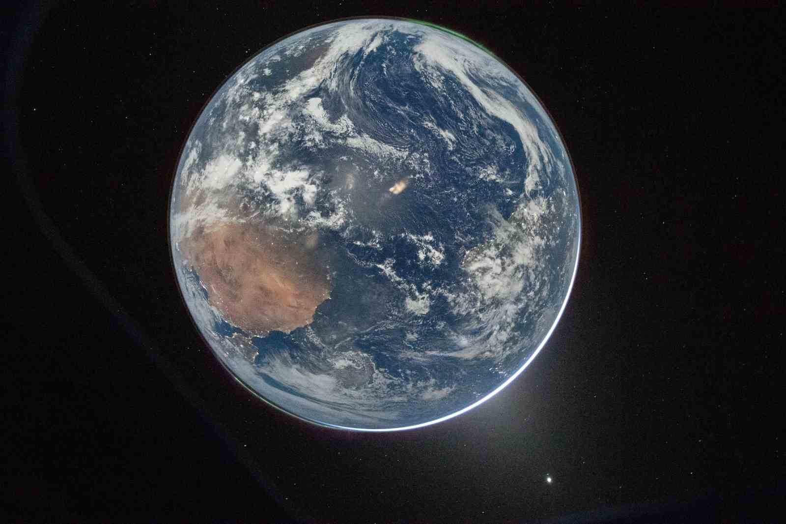 nasa artemis ii gorevinden dunyanin yeni fotografini paylasti 1 nGBMgKWA