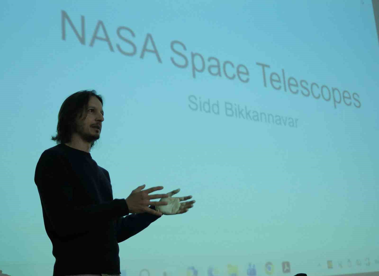nasa bilim insani sidd bikkannavar ogrencileri ile bulustu 1 BRWZtkBt