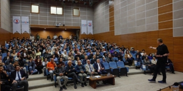 nasadaki-turk-bilim-adami-dr-umut-yildiz-omude-evrenin-sirlarini-anlatti-PZn5Wt1G.jpg