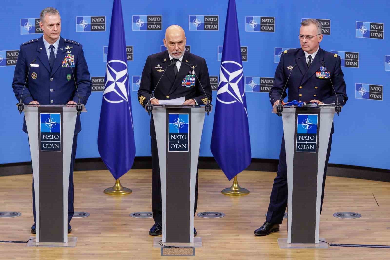 nato askeri komite baskani dragone avrupa ordusu diye bir sey dusunulemez 0 PqLBOjGR
