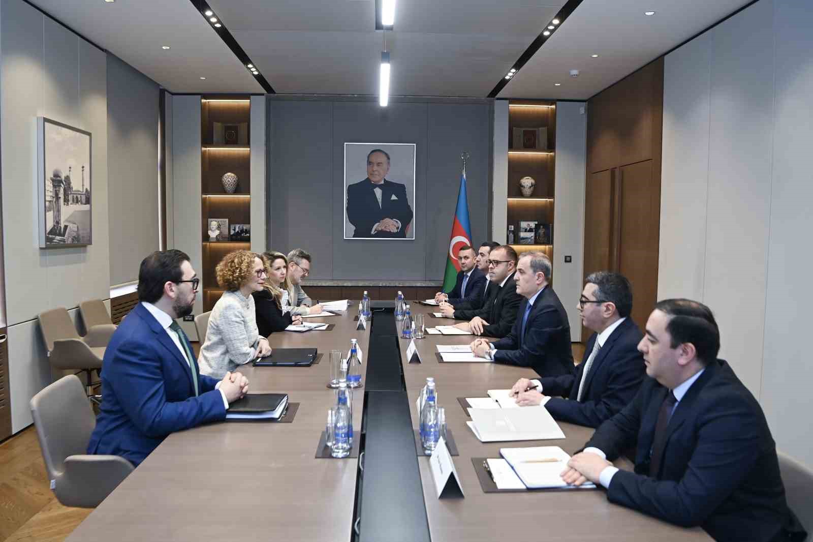 nato genel sekreter yardimcisi shekerinska azerbaycan disisleri bakani bayramov ile bir araya geldi 1 KIewXAzu