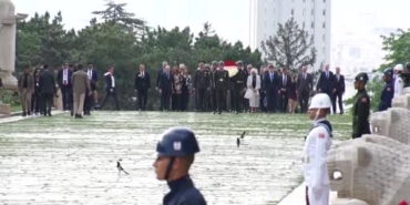 nato-heyetinden-anitkabire-ziyaret-OXjzxqih.jpg