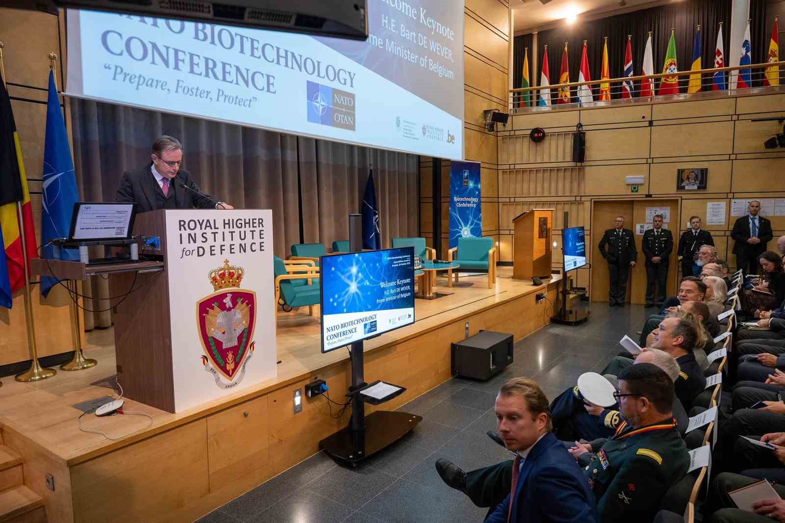 nato ilk biyoteknoloji konferansini gerceklestirdi tarihi bir toplanti 0