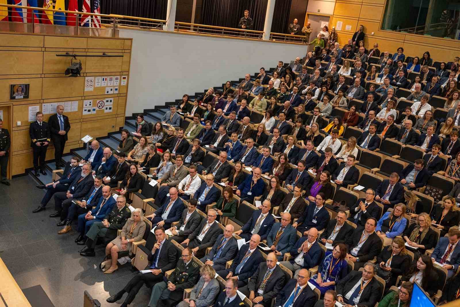 nato ilk biyoteknoloji konferansini gerceklestirdi tarihi bir toplanti 1