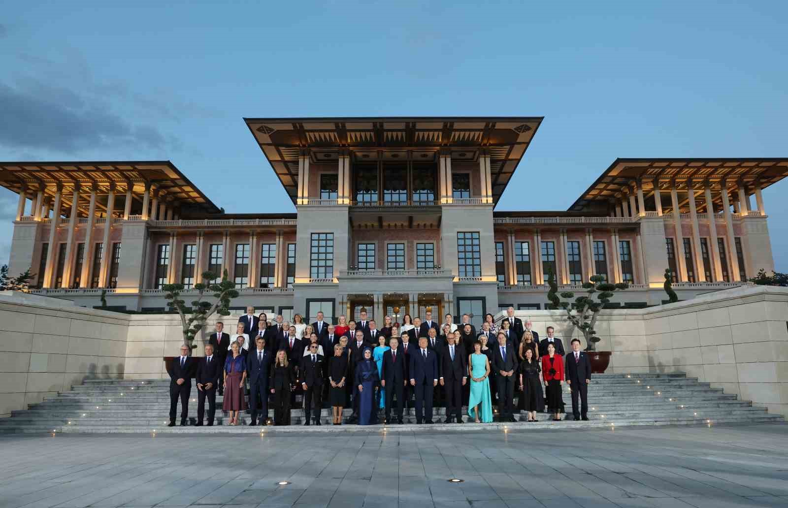 nato liderleri kulliyede aile fotografinda bulustu 4 k19nMj1h