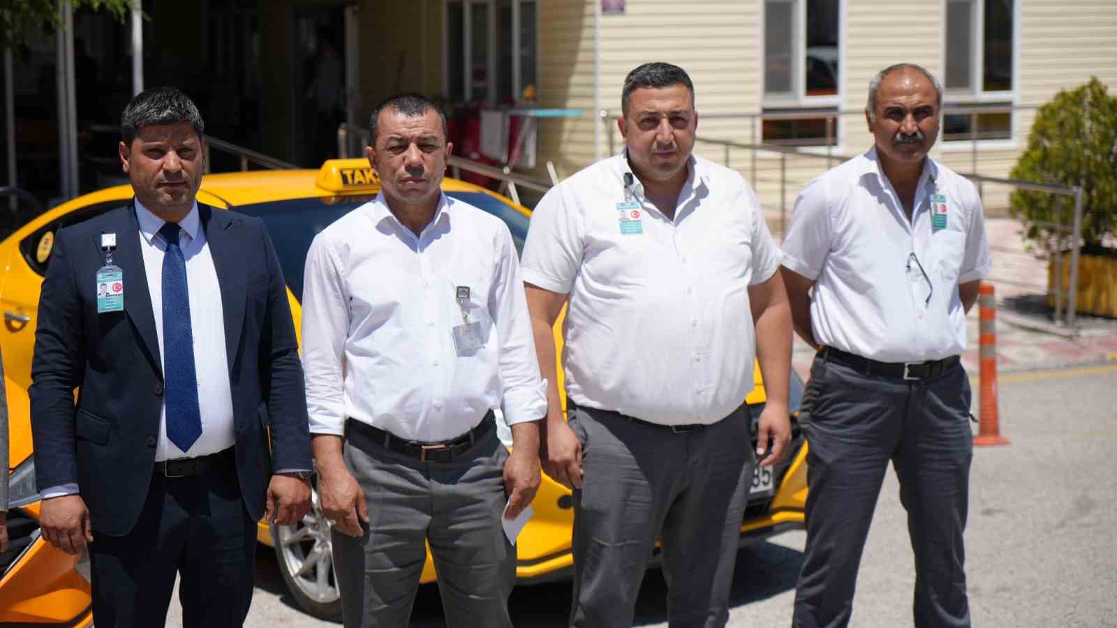 nato zirvesi oncesi ankaradaki taksicilere ingilizce egitimi 0 7uNZf7Cw
