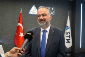 Diyarbakır’da turistler sıcak havadan korunmak için camilere sığındı 1 thumbnail