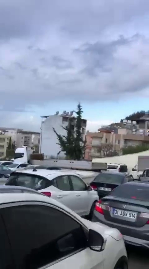 navigasyon magduru tircinin konumdaki o kadin beni getirdi diyerek kendini savunmasi gulumsetti 2 1AItYUpK