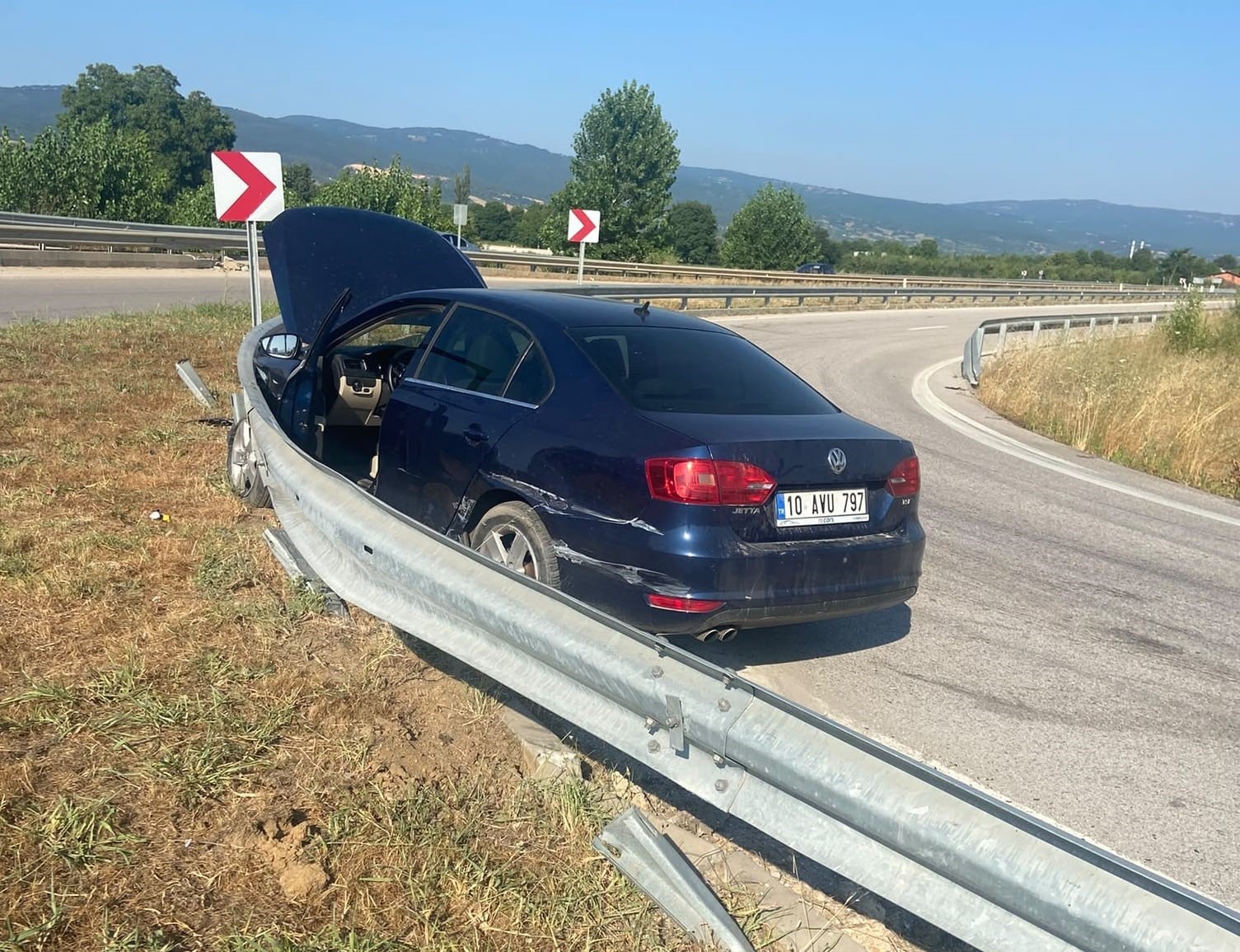 Navigasyon yönlendirmesi kaza getirdi: 1 yaralı 6 navigasyon yonlendirmesi kaza getirdi 1 yarali 2 93Fc5eMa