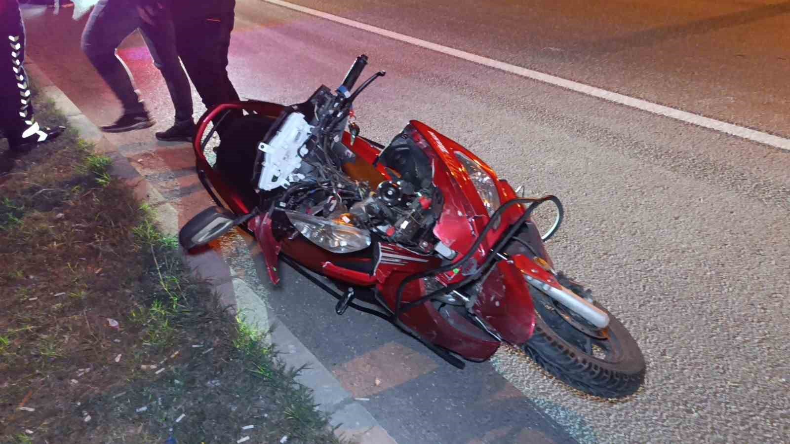 Navigasyona bakmak için duran otomobile çarpan motosiklet sürücüsü yaralandı 5 navigasyona bakmak icin duran otomobile carpan motosiklet surucusu yaralandi 1 ay4qr4KU