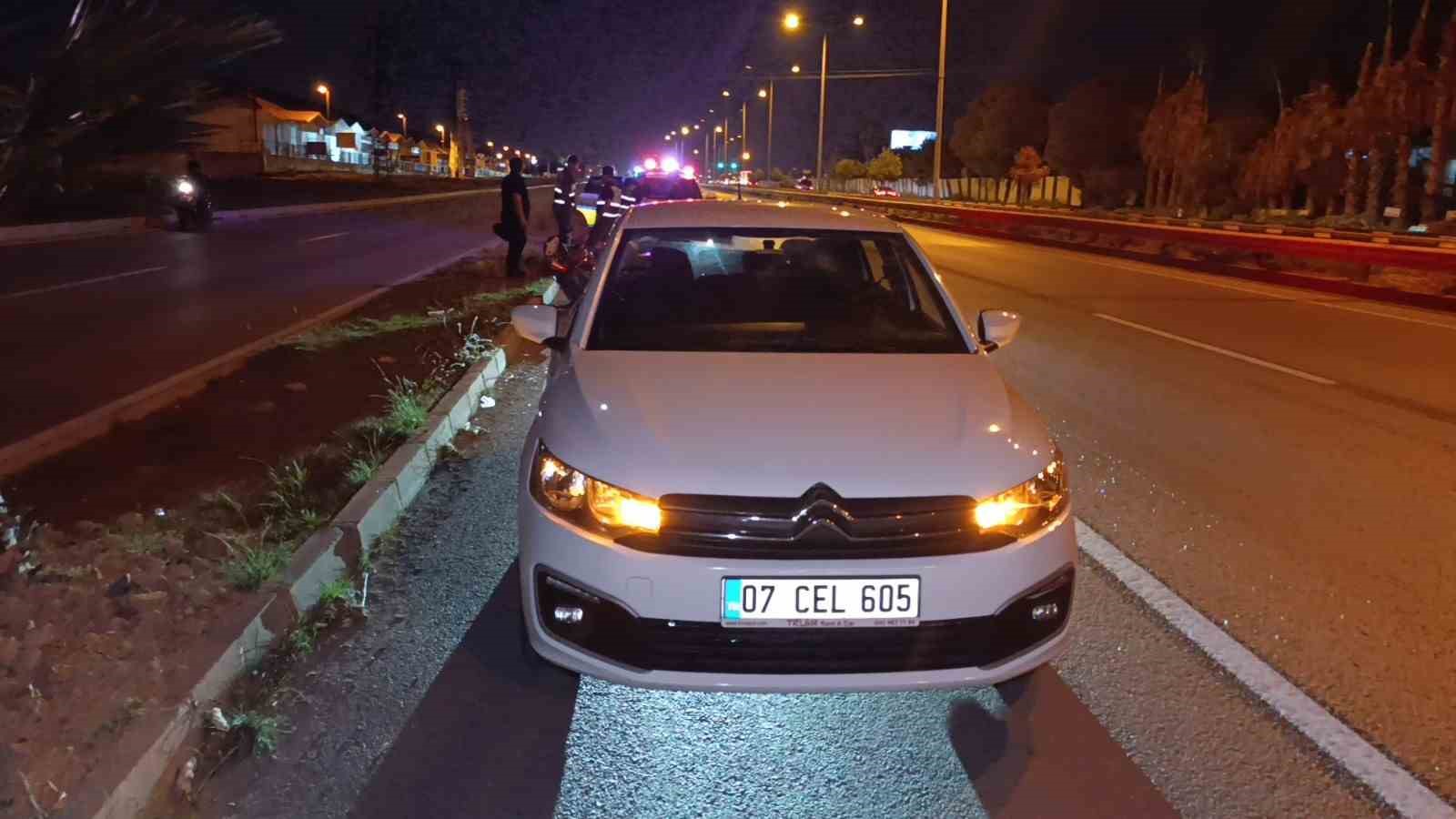 Navigasyona bakmak için duran otomobile çarpan motosiklet sürücüsü yaralandı 7 navigasyona bakmak icin duran otomobile carpan motosiklet surucusu yaralandi 3 3ObmZRcB
