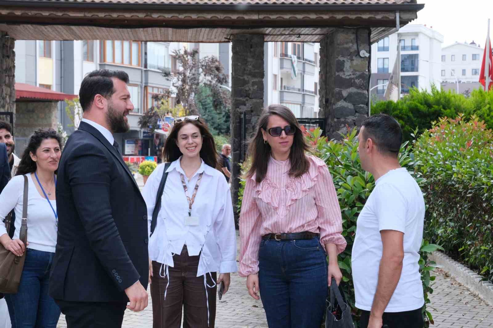 naydem apartman ve site emekcileriyle sahada bulustu 2 ksfeFpb9