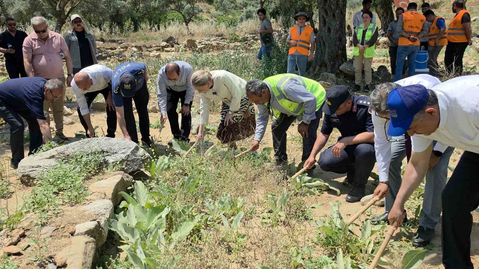 Nazilli Horasan Mezarlığı Kazısı tarihe ışık tutacak 11 nazilli horasan mezarligi kazisi tarihe isik tutacak 7 SENftyiQ