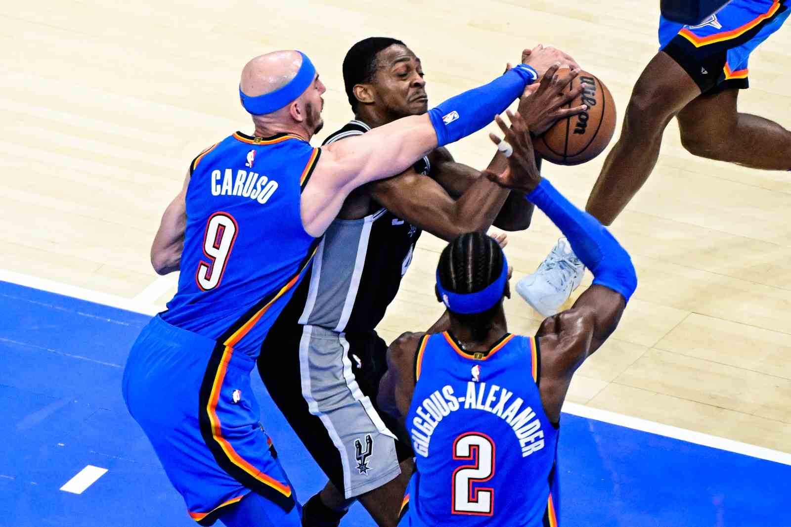nbada finalin adi new york knicks san antonio spurs 1 PCmfwm2C
