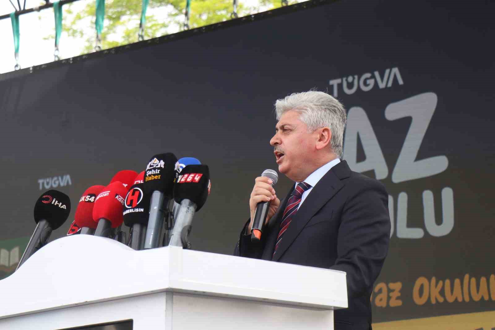 necmettin bilal erdogandan genclere dunyaya damgasini vuran turkiyeyi sizler insa edeceksiniz 12 lgstcy9M