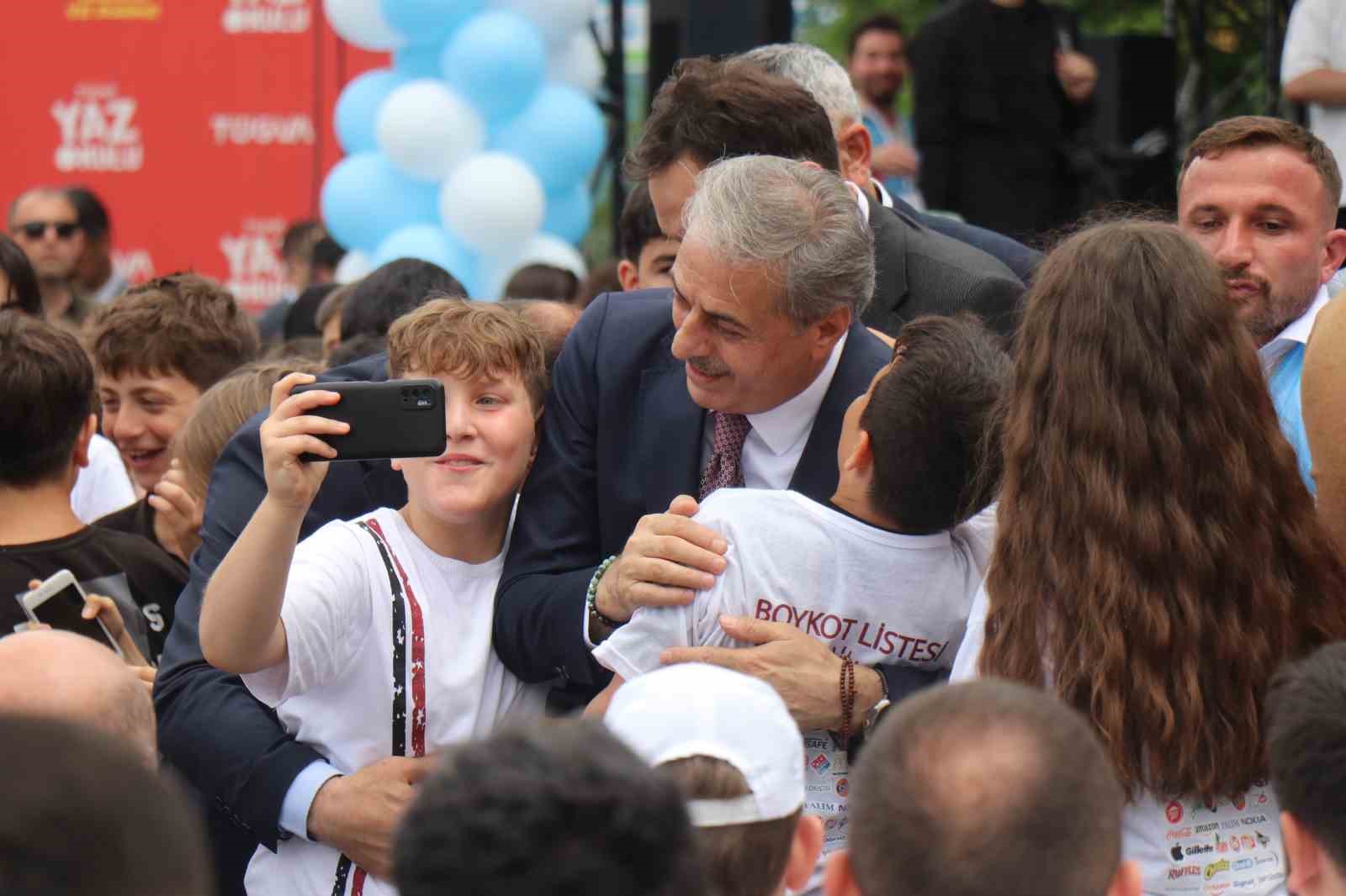 necmettin bilal erdogandan genclere dunyaya damgasini vuran turkiyeyi sizler insa edeceksiniz 6 LPe6rSpP