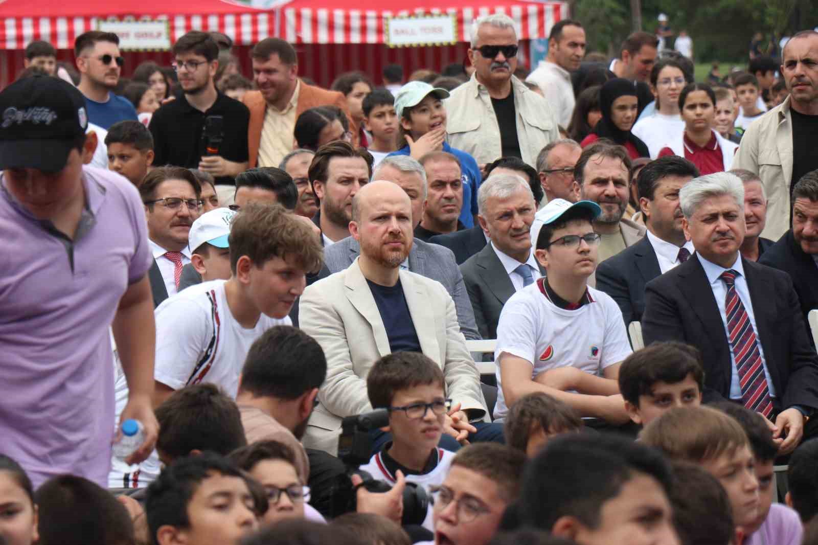 necmettin bilal erdogandan genclere dunyaya damgasini vuran turkiyeyi sizler insa edeceksiniz 8 uHXNCHmN