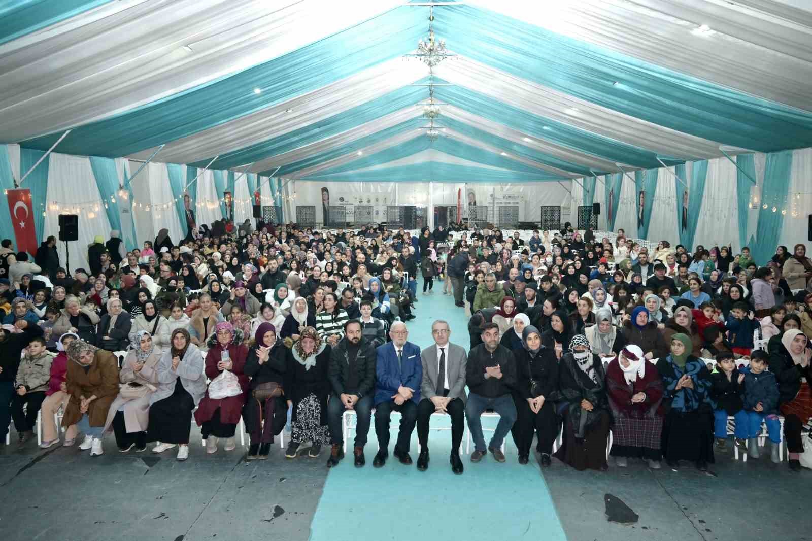 necmettin nursacan esenyurtta vatandaslarla bulustu 0