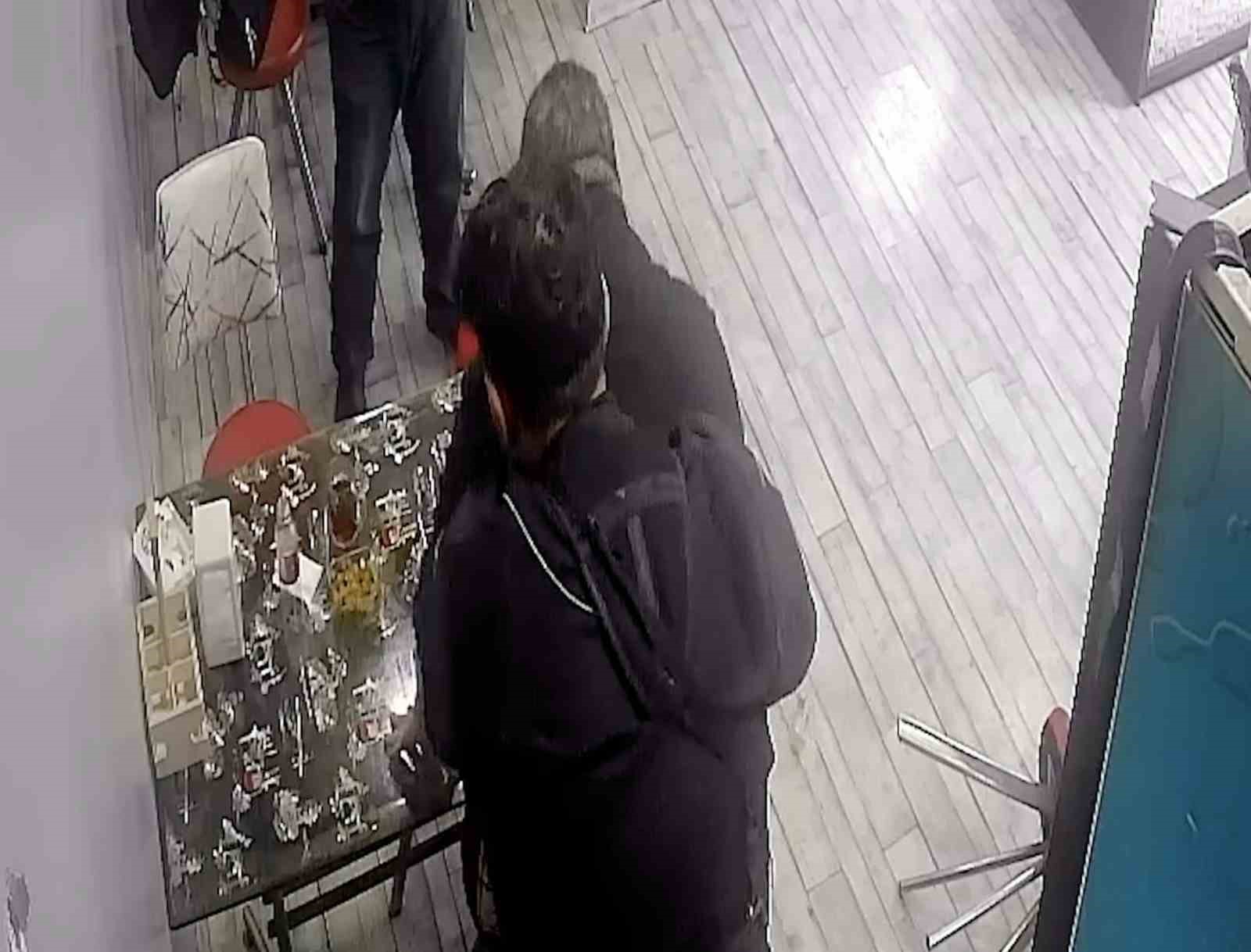 nefes borusuna cilek takilan doner ustasini kurye kurtardi 0 AuDvJTb2