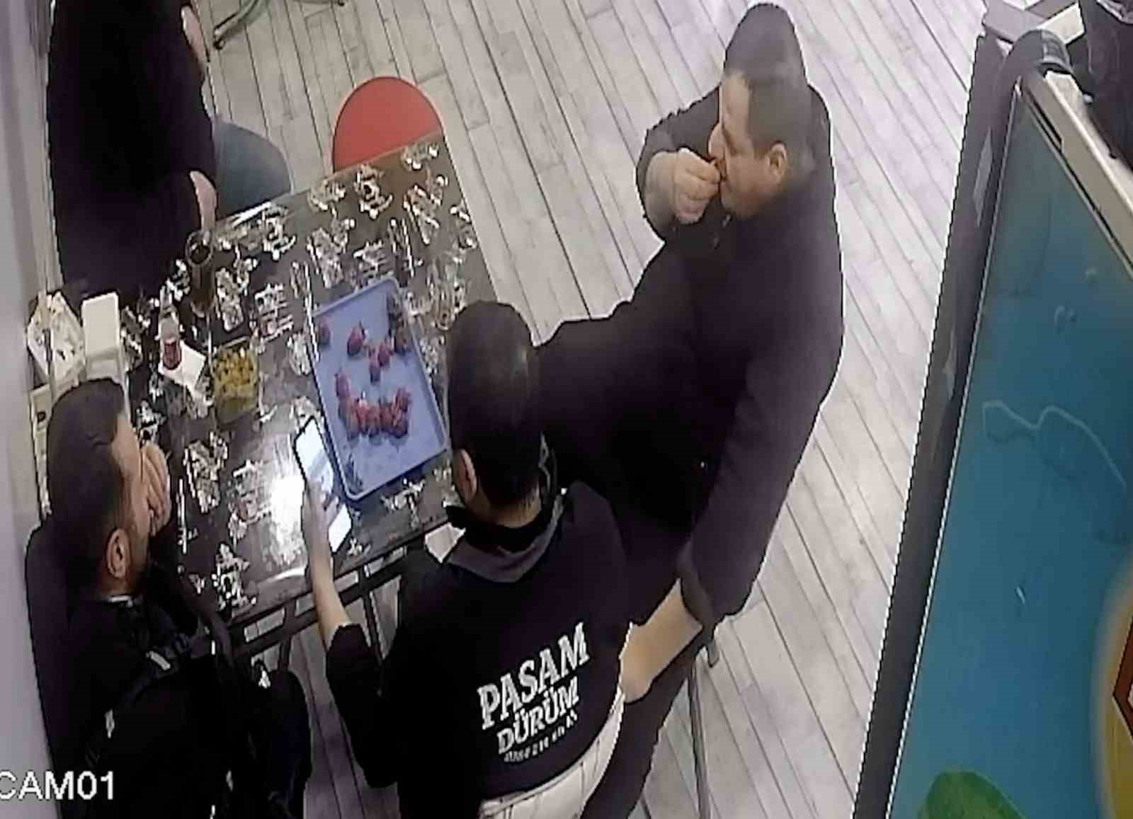 nefes borusuna cilek takilan doner ustasini kurye kurtardi 1 MRshDRJm
