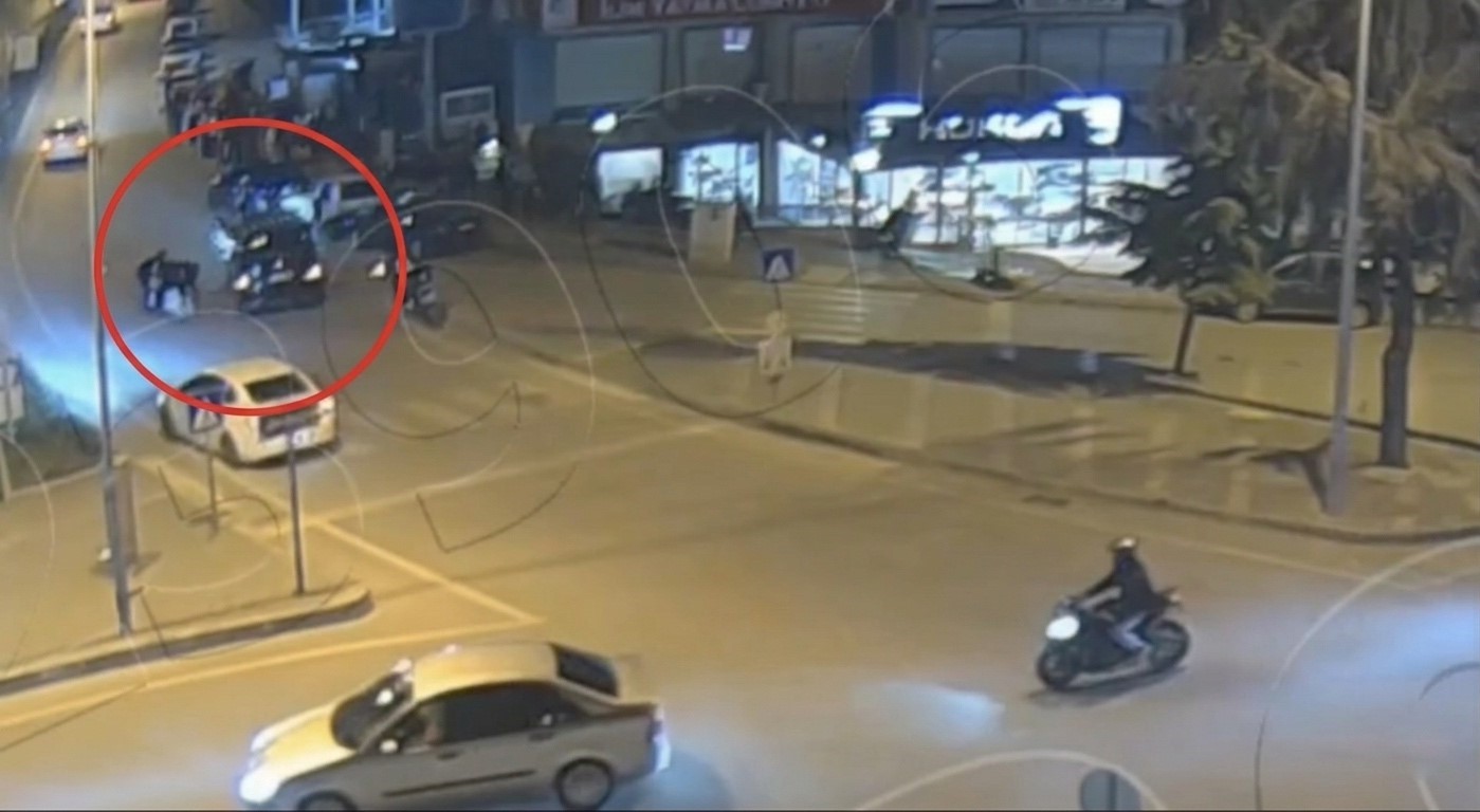 nefes borusuna kek kacan surucu polisin heimlich manevrasiyla kurtuldu 0 UsQt6acB