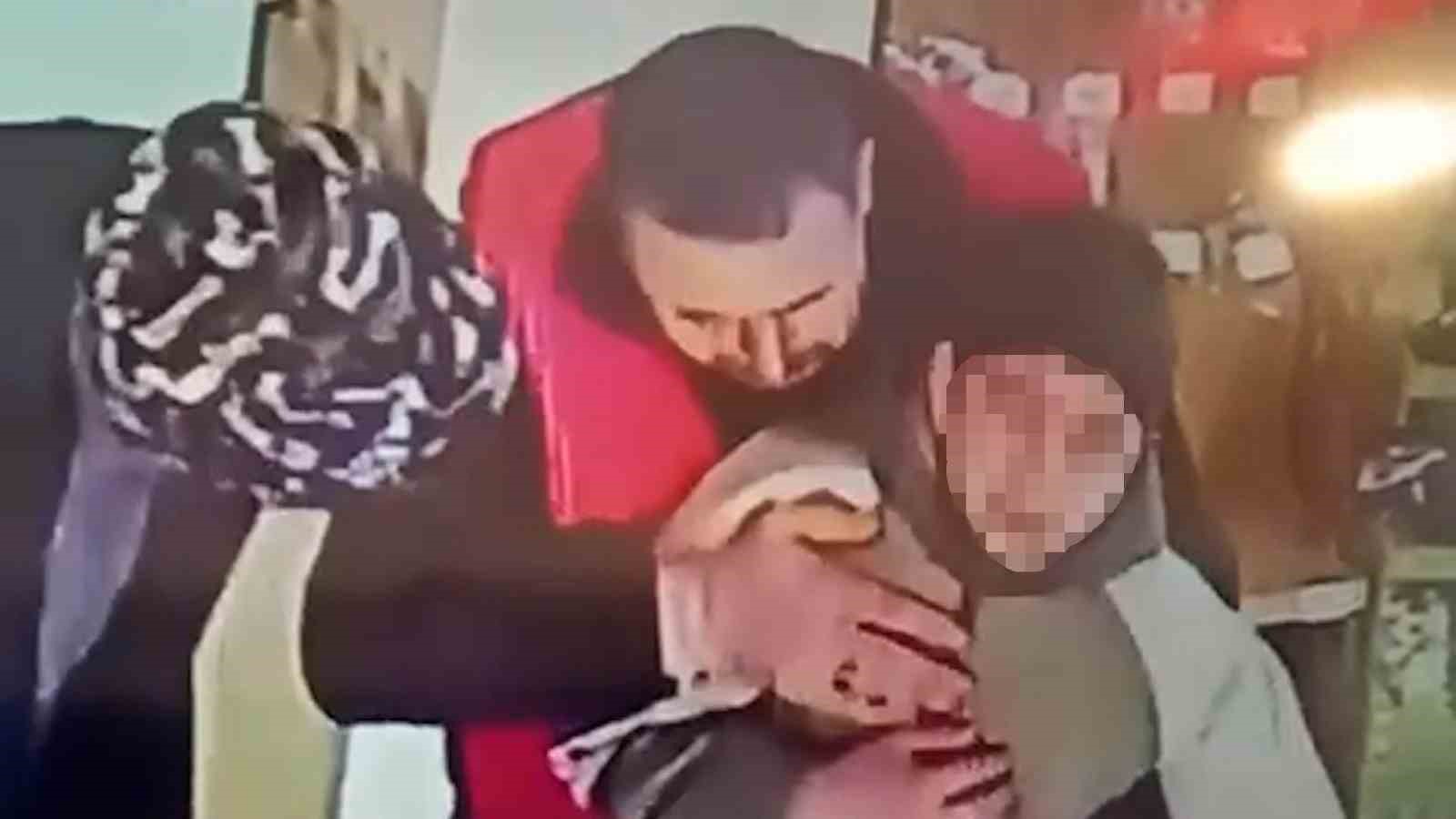 nefes borusuna yiyecek kacan ogrenciyi market sahibi heimlich manevrasiyla kurtardi 0 NS8yIBBN