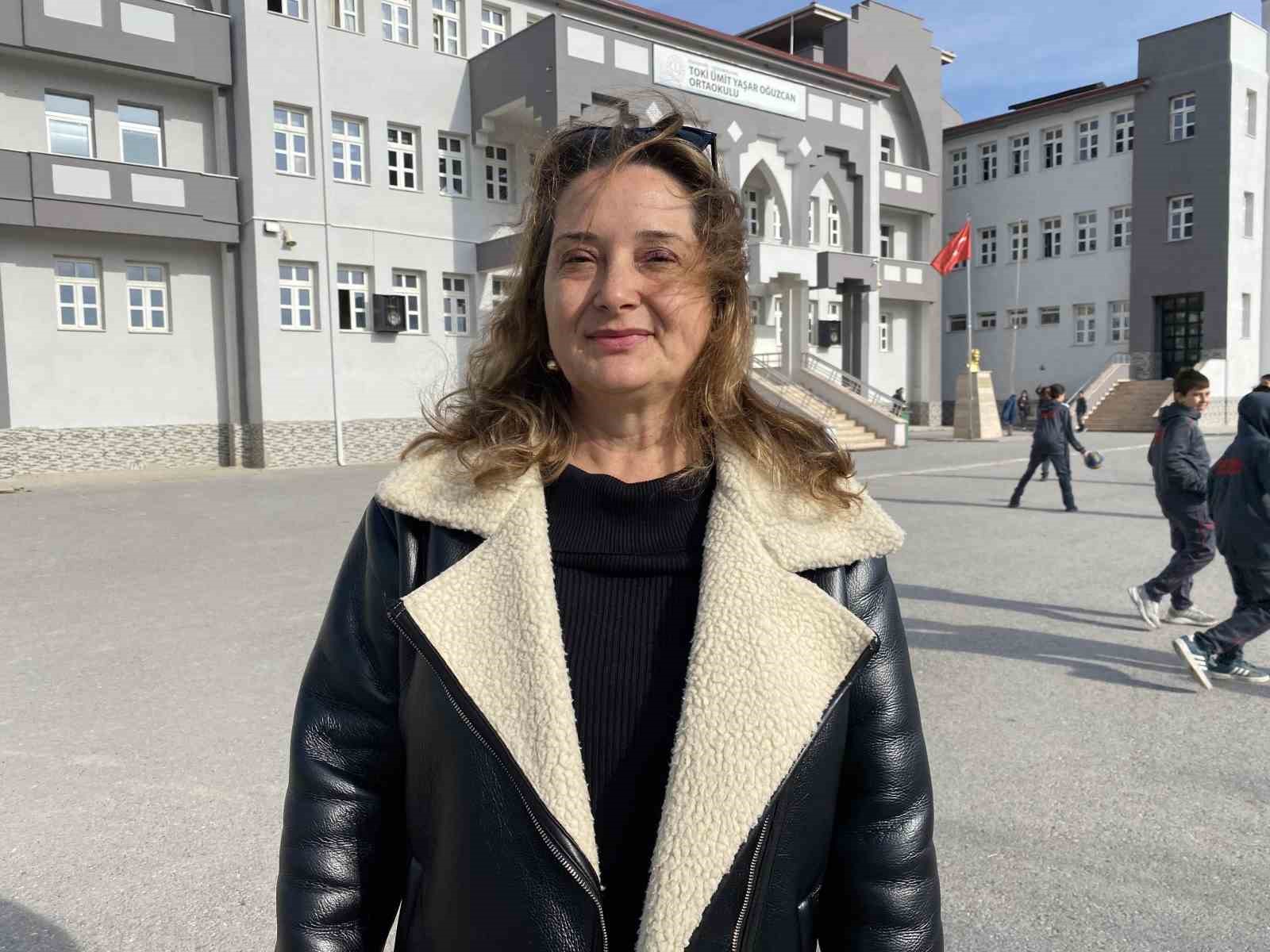 nefessiz kalan ogrenci ogretmenin hizli mudahalesi ile olumden dondu 4 9qCU7cEU