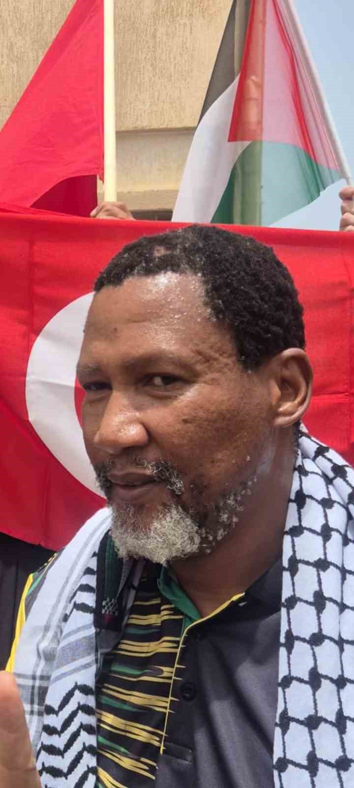 nelson mandelanin torunu nkosi mandeladan libyada kuresel sumud kara filosuna destek 1 WM9V3SJ7