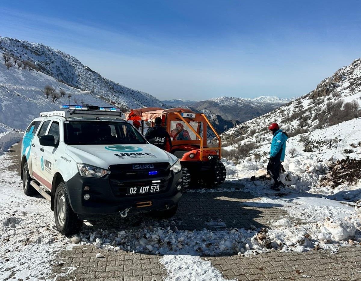 nemrut dagi eteklerinde hasta kurtarma operasyonu 1 tZc54UBc
